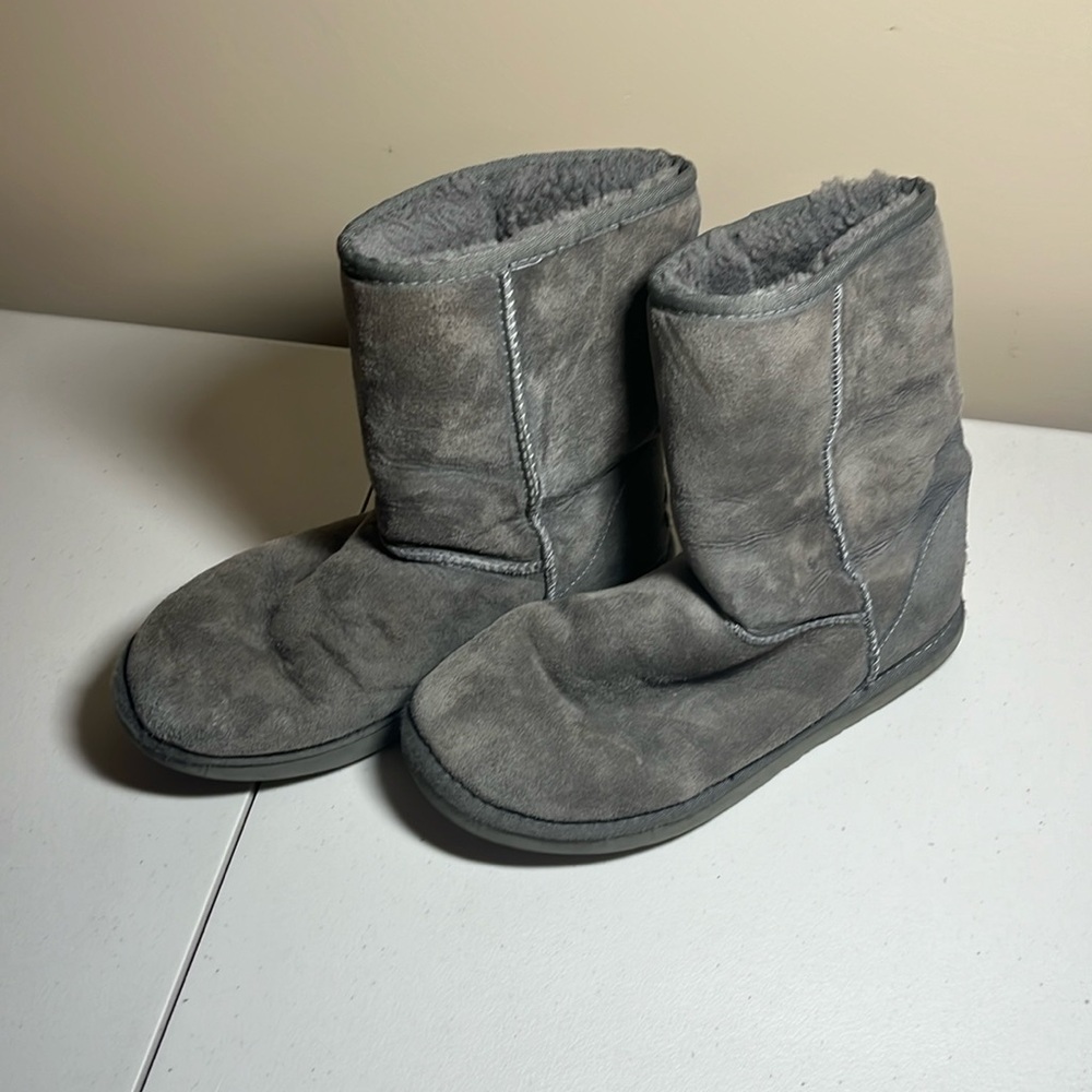 UGGs Medium Height Boot Gray